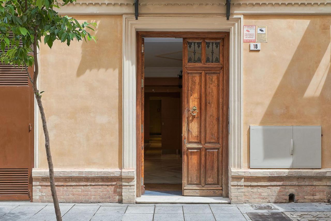 Sebastian Souviron Suites In Malaga By Solaga Holiday Homes מראה חיצוני תמונה
